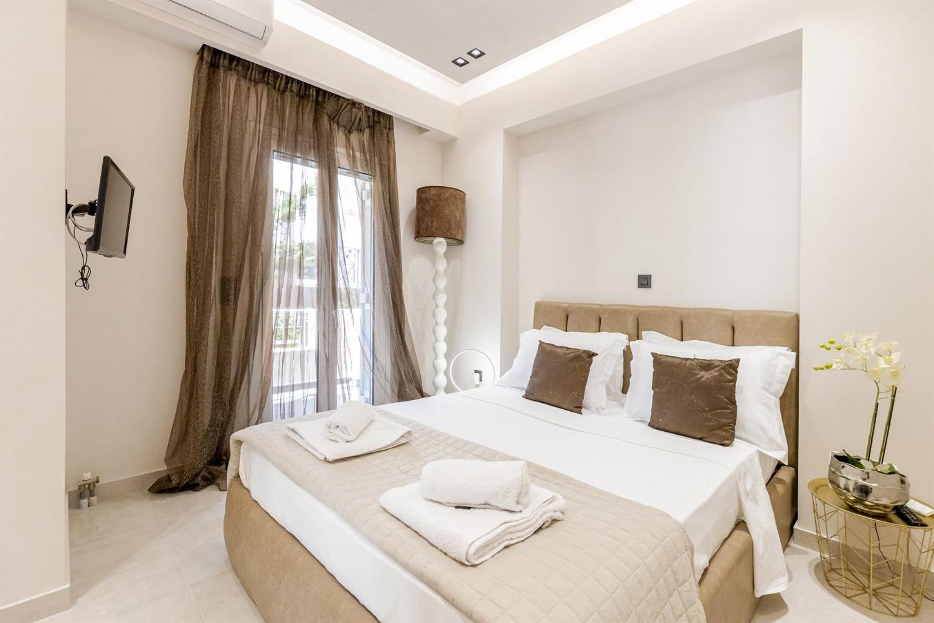Vivian's Luxury *